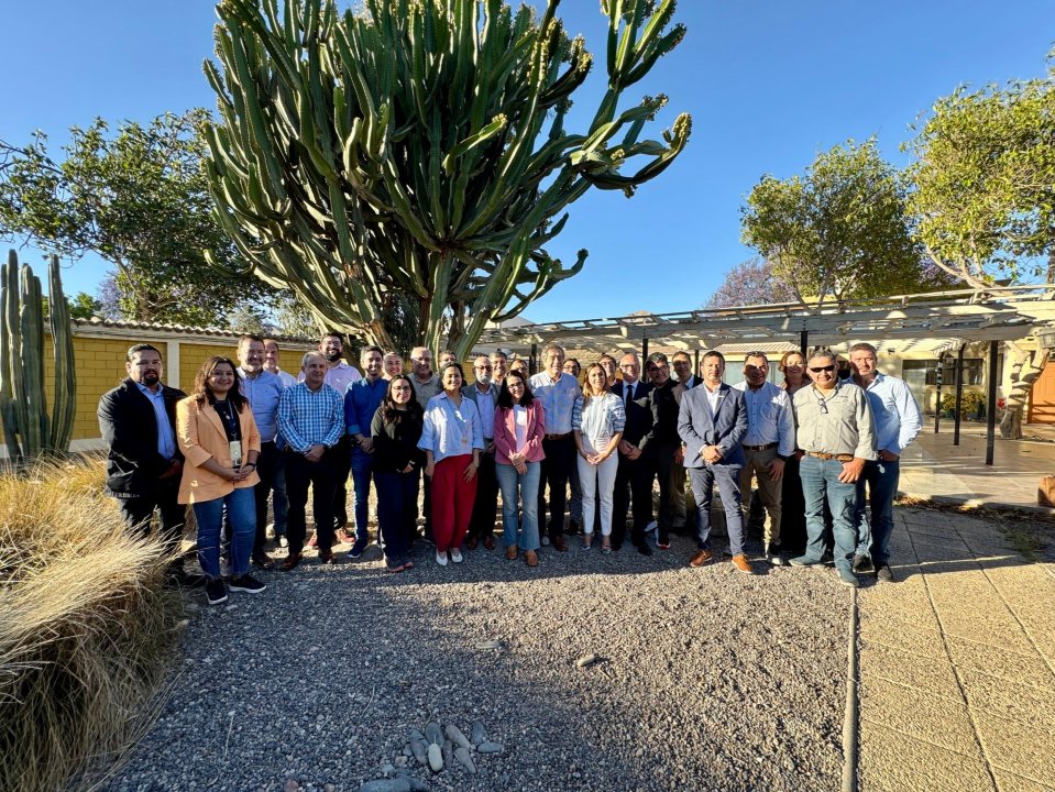 /cluster-minero-atacama-renovo-su-directiva