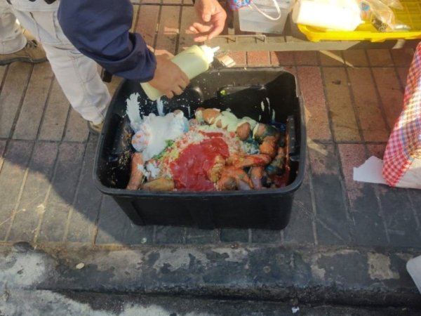 Antofagasta: Decomisan más de 50 kilos de alimentos a comerciantes ambulantes