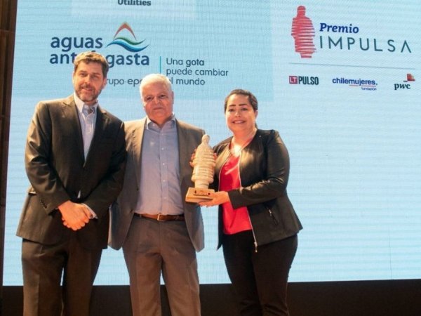 Aguas Antofagasta recibe el Premio IMPULSA 2024