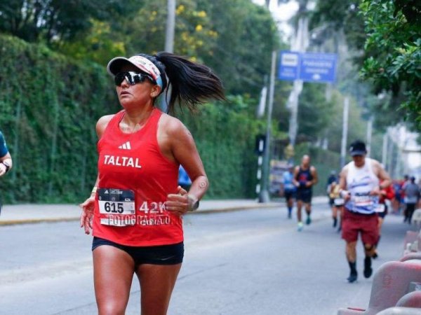 Taltalina Ana Velázquez se ubica entre las 10 mejores atletas chilenas en la Maratón de Lima 2025