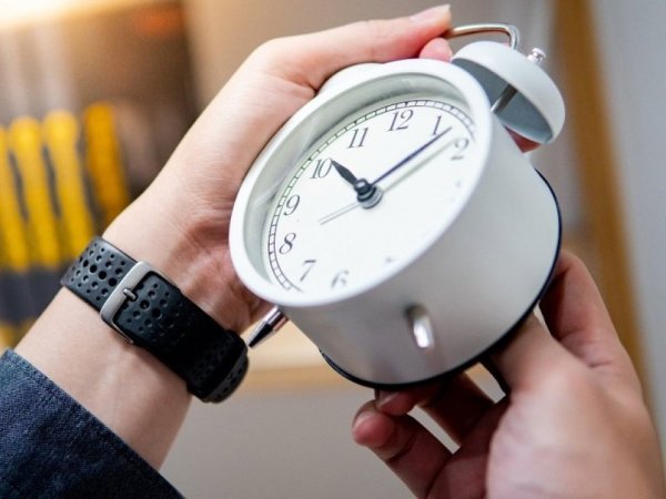 Cambio de hora 2025: ¿Cuándo comienza el horario de verano en Chile?