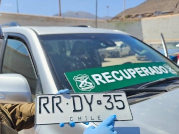 Carabineros de Taltal recupera vehículo robado y detiene a dos ocupantes en la Ruta B-710