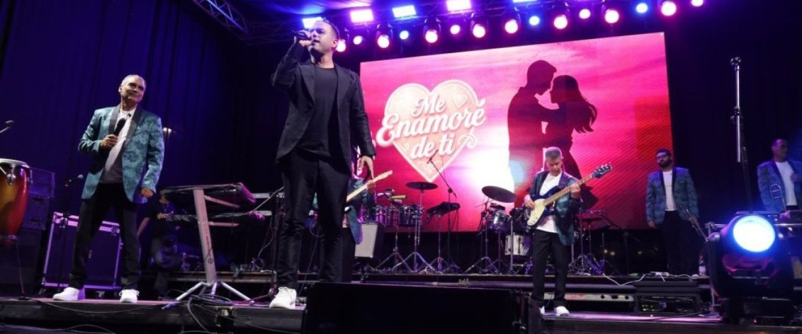 Taltal vibró al ritmo de Hechizo y Koky y su Banda Tropical