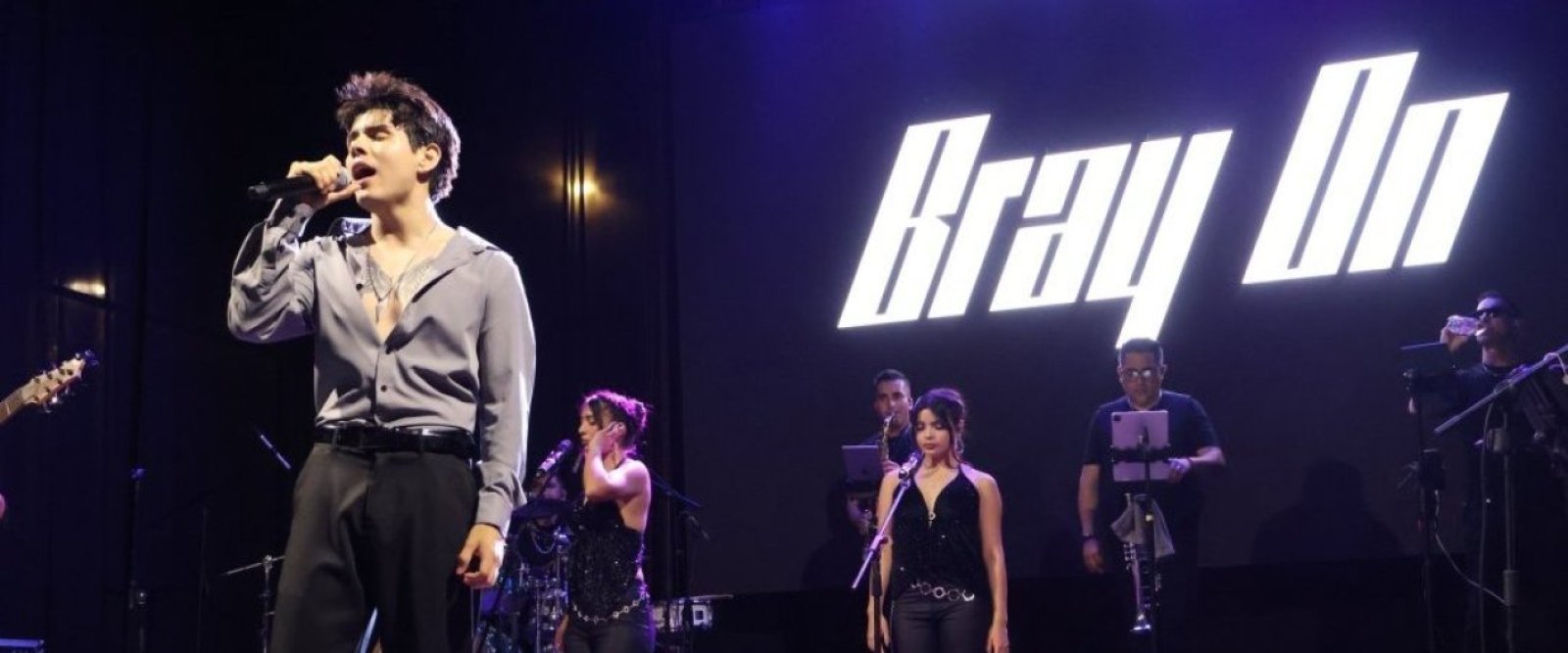 Fusión Puro Despecho hizo cantar y Bray On emocionó a todo Taltal en una multitudinaria e inolvidable noche musical