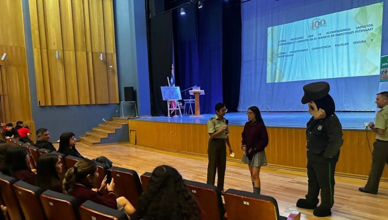 /local/carabineros-de-taltal-realiza-charla-preventiva-sobre-violencia-escolar-y