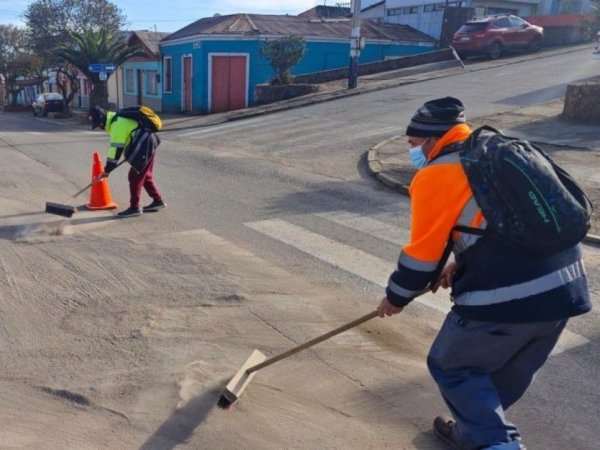 Dirección de Aseo intensifica labores de limpieza tras las últimas lluvias en Taltal