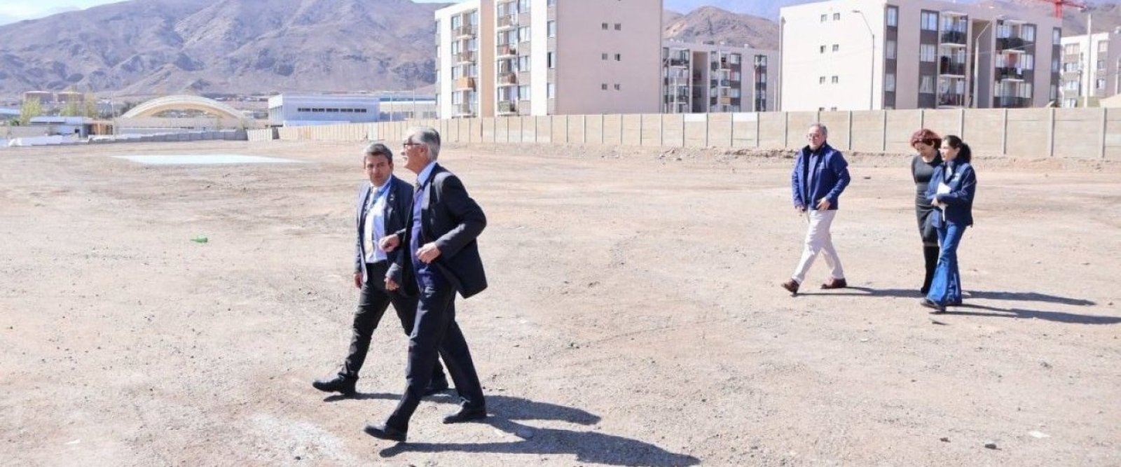 Municipio y Minvu avanzan en soluciones habitacionales para Taltal