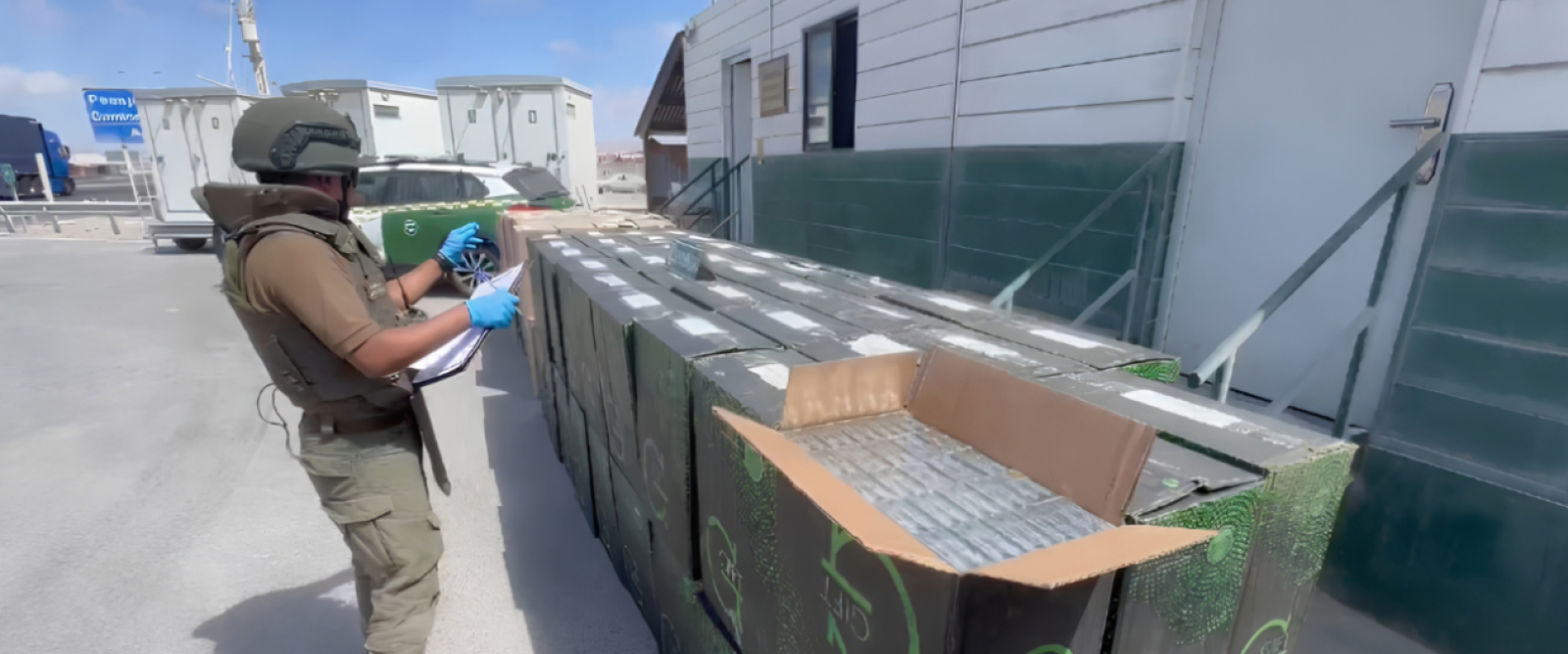 Fiscalización en La Negra termina con millonaria incautación de cigarrillos de contrabando