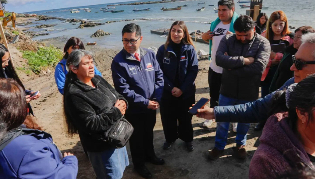 /autoridades-llegan-a-punta-lavapie-para-abordar-necesidades-de-las-mujeres