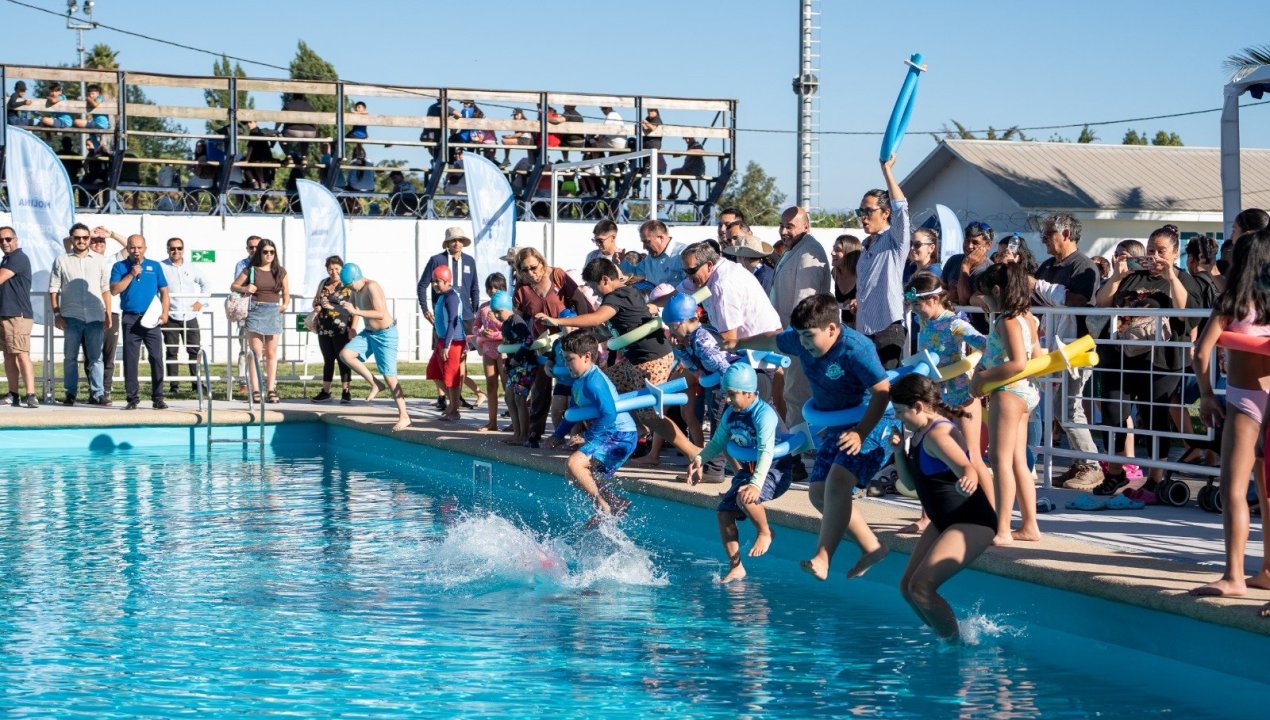 /piscina-municipal-de-molina-vuelve-a-abrir-sus-puertas