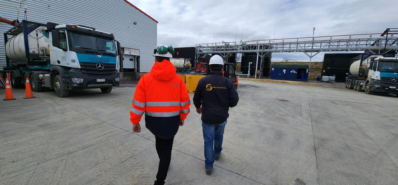 /corte-suprema-condena-a-empresa-salmonera-por-verter-residuos-organicos-en