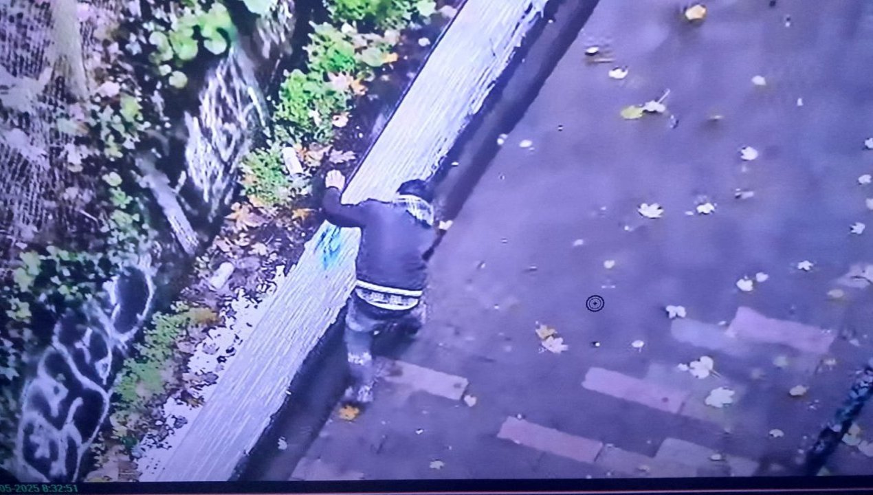 /tolerancia-cero-a-los-rayados-joven-que-vandalizo-escalera-en-puerto-montt