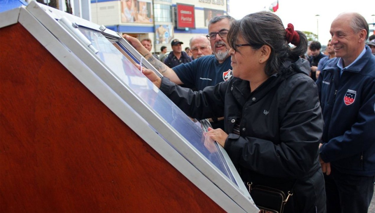 /dos-autos-cero-kilometro-rifa-gigante-de-bomberos-volvio-a-premiar-en