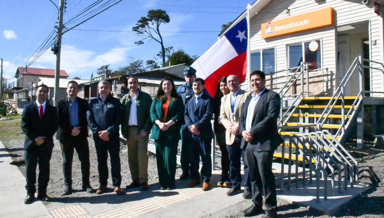 /seremi-de-hacienda-participa-en-apertura-de-la-nueva-sucursal-de