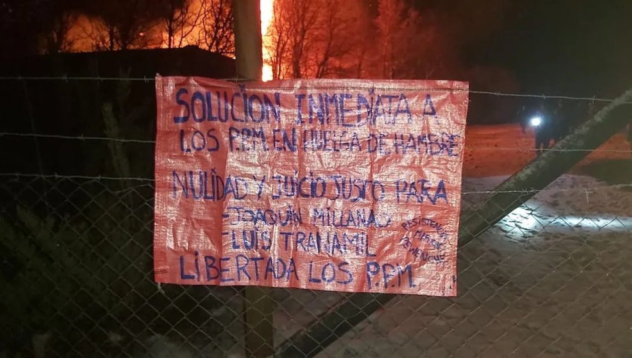 /regionales/region-de-la-araucania/ataque-incendiario-en-lonquimay-lienzo-de-resistencia-mapuche-pehuenche