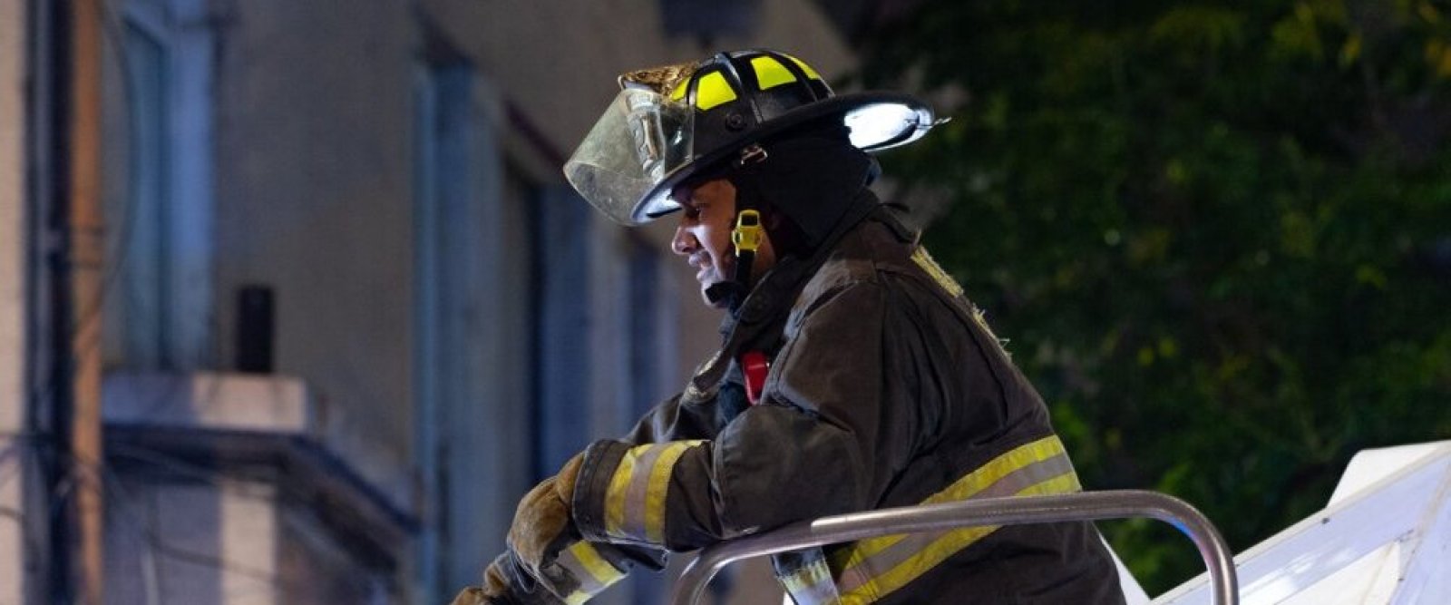Cadem: Bomberos es la institución mejor evaluada en Chile