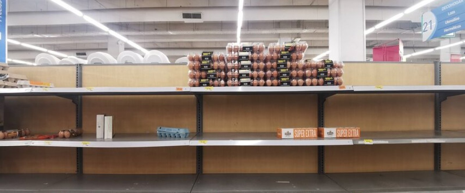 Sernac denunciará a las empresas que no acaparen productos básicos o manipulen precios